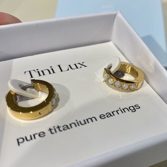 NWT Tini Lux Alana Hoops- Gold/Opal (Sensitive Ears) - Picture 4 of 6